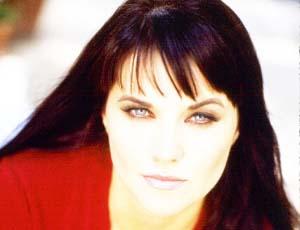 Lucy Lawless speaks German!